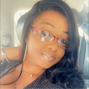 Meet your Posher, Safi